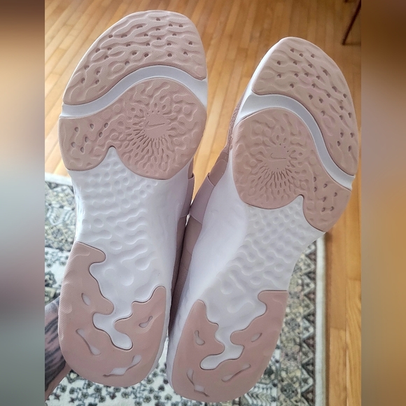 Nike Womens Renew in-Season TR 12 Running & Training Shoes Pink | Size 11.5w - Picture 2 of 4